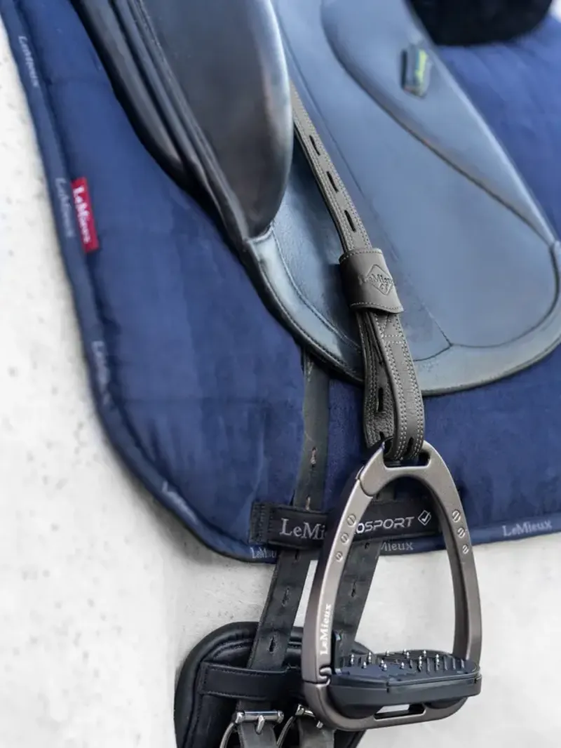 LeMieux Vector Close Contact Stirrup Leather Black 70cm-1